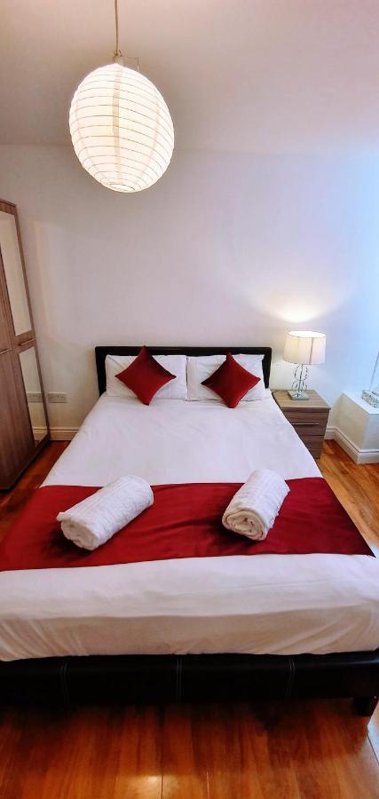 Alexandra Contractor House - Free Parking For Large Vans, Free Wifi & Netflix By Firoz Property Management Aldershot Extérieur photo