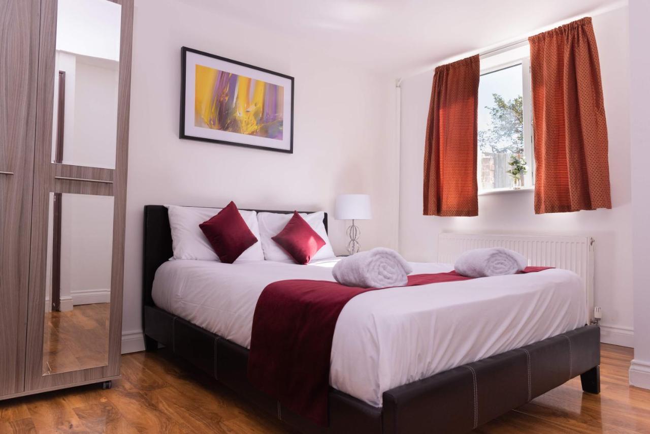 Alexandra Contractor House - Free Parking For Large Vans, Free Wifi & Netflix By Firoz Property Management Aldershot Extérieur photo