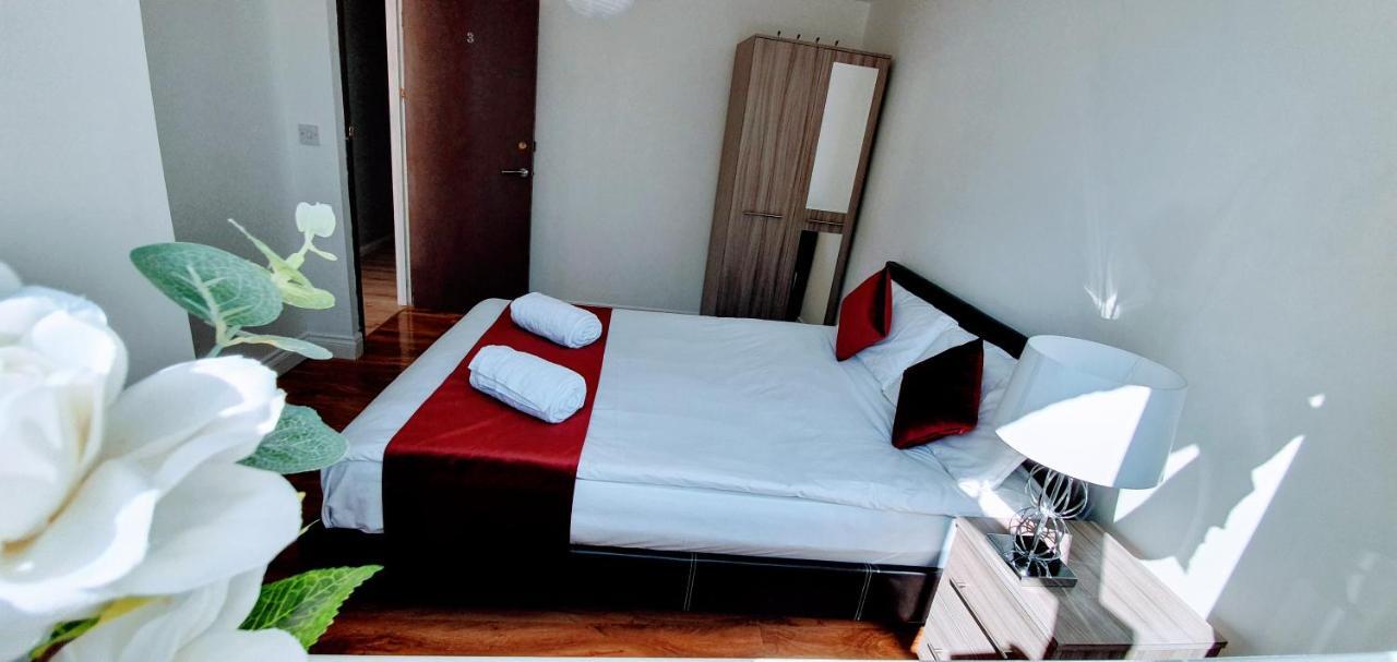 Alexandra Contractor House - Free Parking For Large Vans, Free Wifi & Netflix By Firoz Property Management Aldershot Extérieur photo