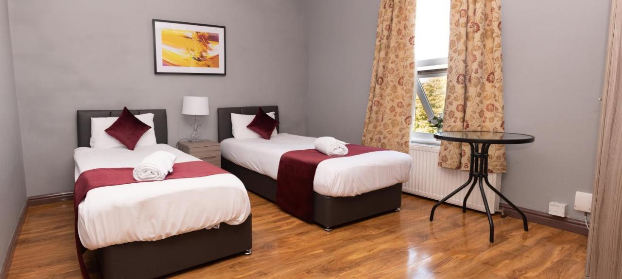 Alexandra Contractor House - Free Parking For Large Vans, Free Wifi & Netflix By Firoz Property Management Aldershot Extérieur photo