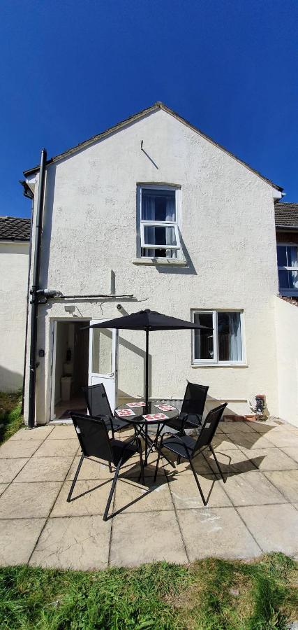 Alexandra Contractor House - Free Parking For Large Vans, Free Wifi & Netflix By Firoz Property Management Aldershot Extérieur photo