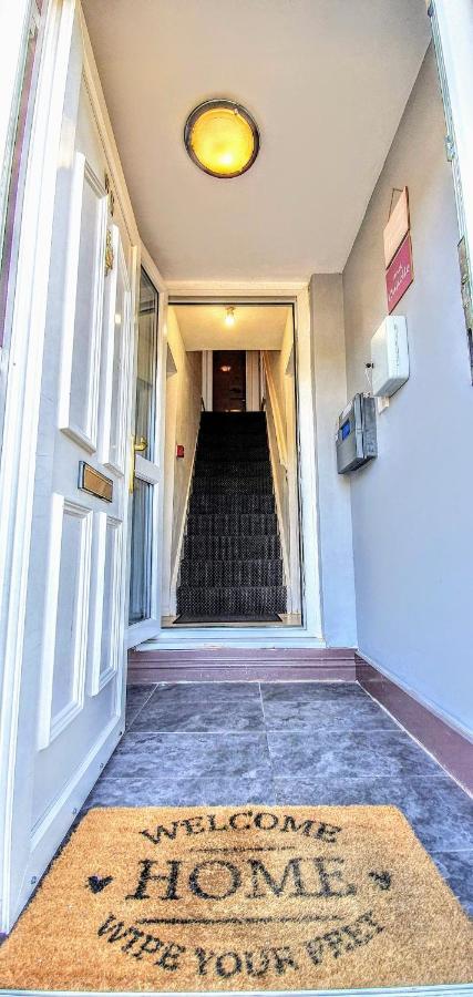 Alexandra Contractor House - Free Parking For Large Vans, Free Wifi & Netflix By Firoz Property Management Aldershot Extérieur photo