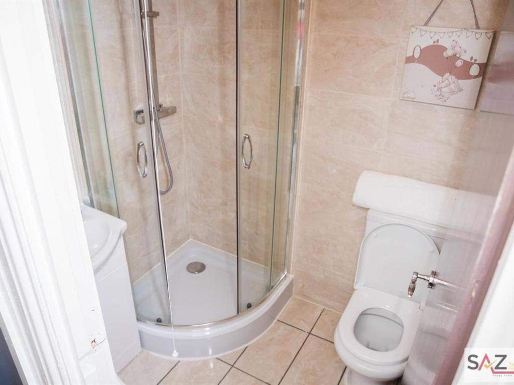 Alexandra Contractor House - Free Parking For Large Vans, Free Wifi & Netflix By Firoz Property Management Aldershot Extérieur photo